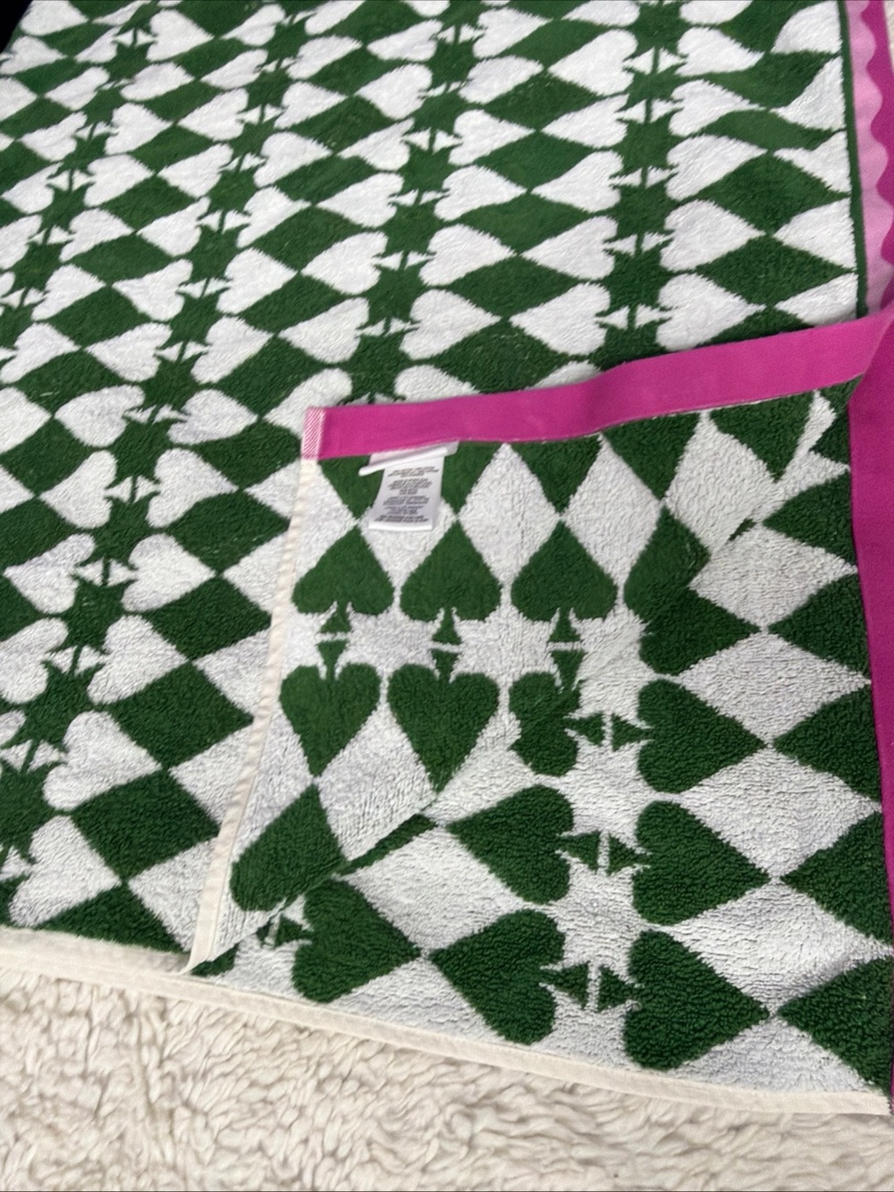 Anthropologie Green and White Heart Pattern Towel with Pink Trim bath towel set